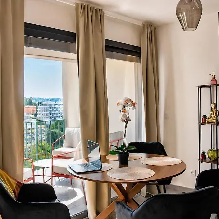 New 2-room Air-conditioned In The Clouds Apartment Nizza
